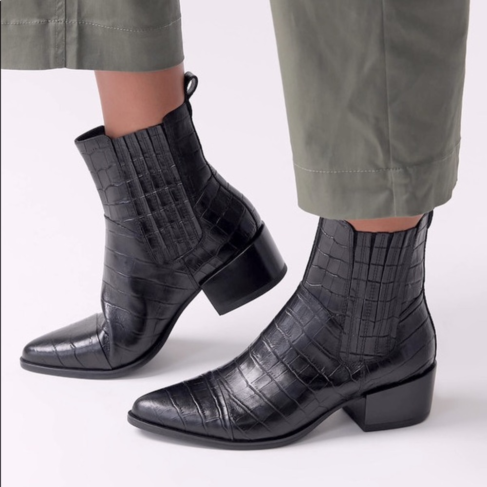 Vagabond Marja Embossed Chelsea Boot Size 39